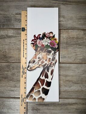 Floral Crown Giraffe Wall Art - Brown & Cream Canvas 🌸🦒